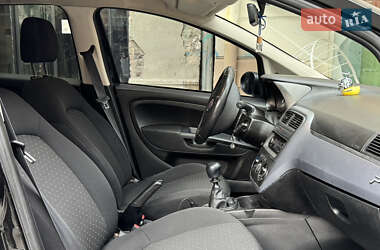 Хэтчбек Fiat Punto 2009 в 