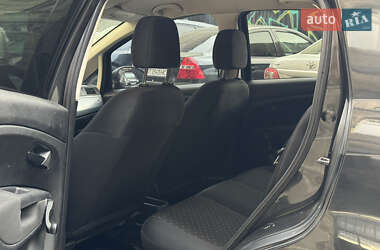 Хэтчбек Fiat Punto 2009 в 