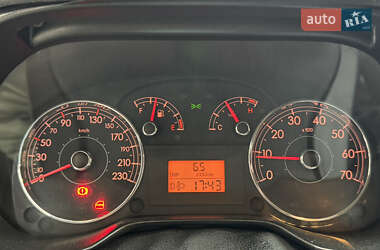 Хэтчбек Fiat Punto 2009 в 