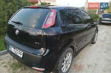 Хэтчбек Fiat Punto 2010 в 