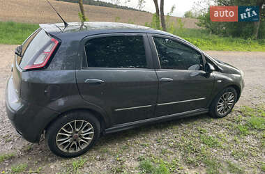 Хэтчбек Fiat Punto 2011 в 