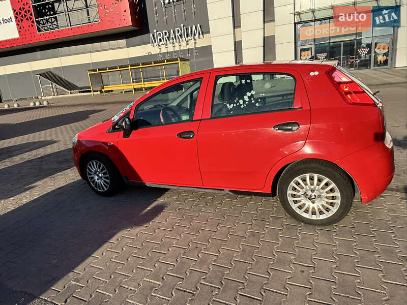 Хетчбек Fiat Punto 2011 в Києві