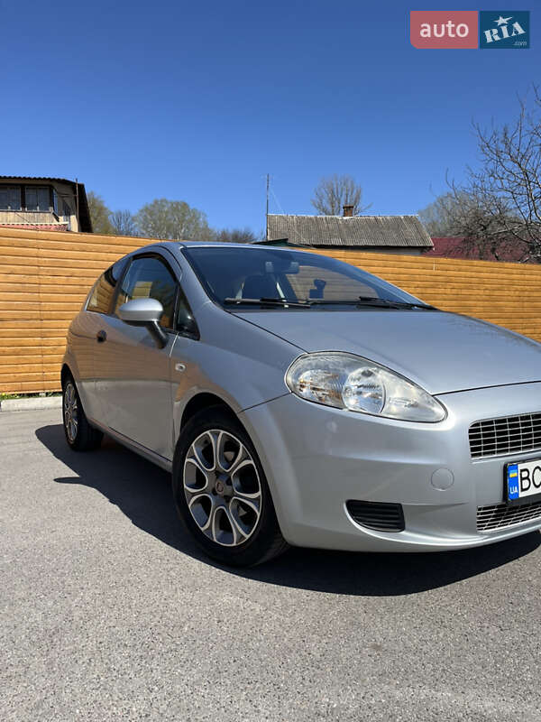 Хэтчбек Fiat Punto 2009 в Чернигове