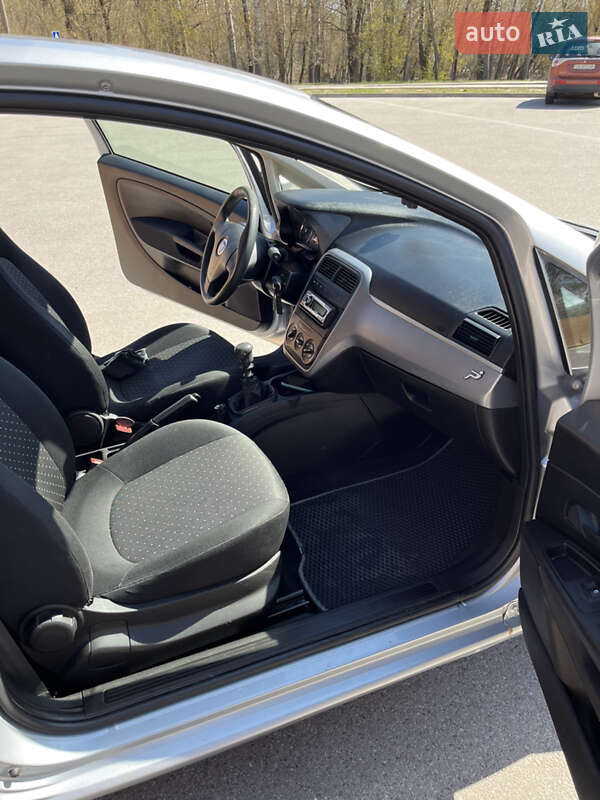 Хэтчбек Fiat Punto 2009 в Чернигове