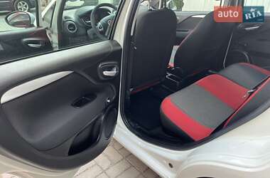 Хэтчбек Fiat Punto 2012 в 