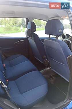 Хетчбек Fiat Punto 2001 в 