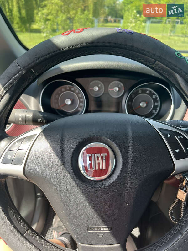 Хэтчбек Fiat Punto 2011 в Ивано-Франковске
