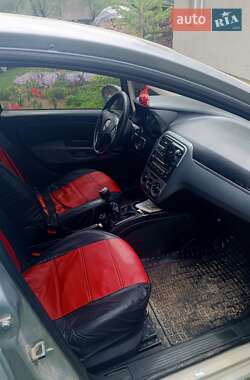 Хетчбек Fiat Punto 2009 в 