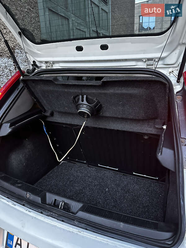 Хэтчбек Fiat Punto 2011 в Ивано-Франковске