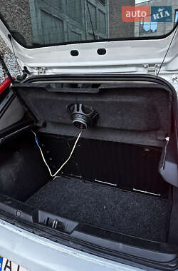 Хэтчбек Fiat Punto 2011 в 