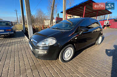 Хэтчбек Fiat Punto 2011 в 