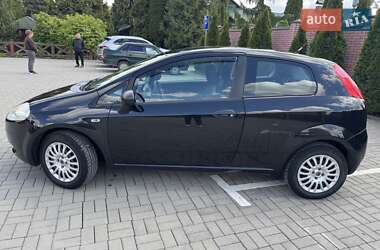 Хэтчбек Fiat Punto 2009 в 