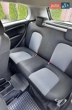 Хэтчбек Fiat Punto 2009 в 