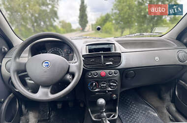 Хэтчбек Fiat Punto 2007 в 