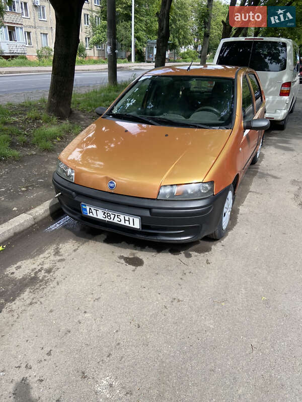 Хэтчбек Fiat Punto 2000 в 