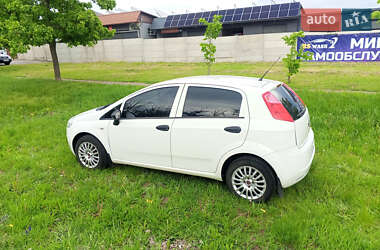 Хэтчбек Fiat Punto 2009 в 