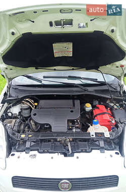 Хэтчбек Fiat Punto 2009 в 