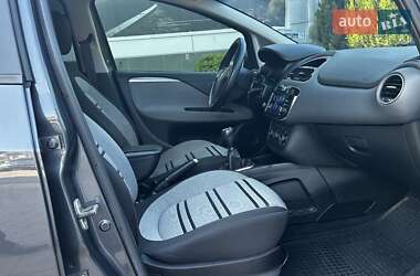 Хэтчбек Fiat Punto 2010 в 