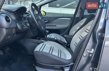 Хэтчбек Fiat Punto 2010 в 
