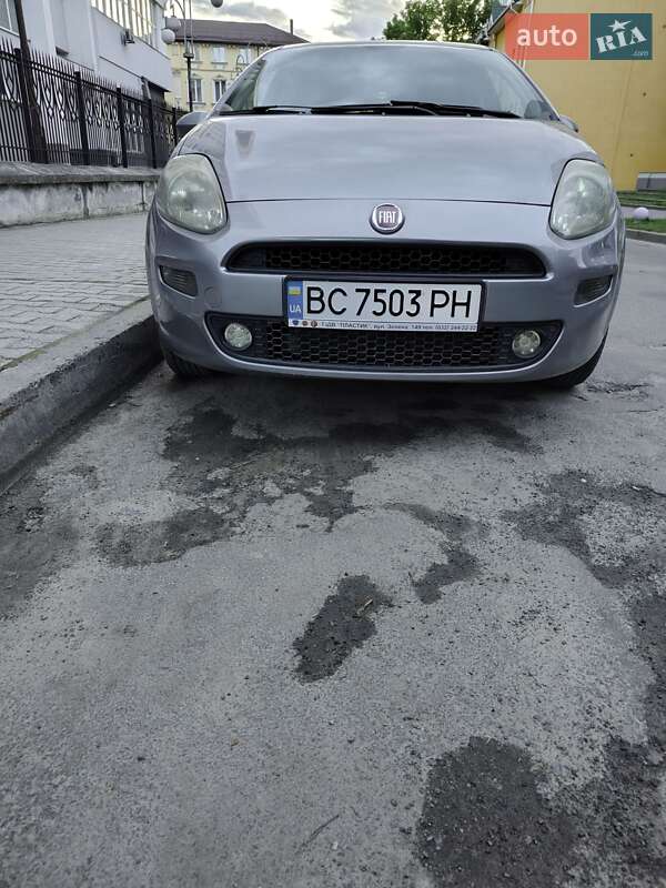 Хэтчбек Fiat Punto 2012 в Львове