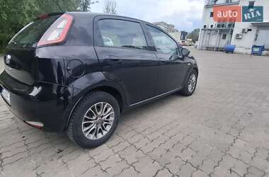 Хетчбек Fiat Punto 2012 в 