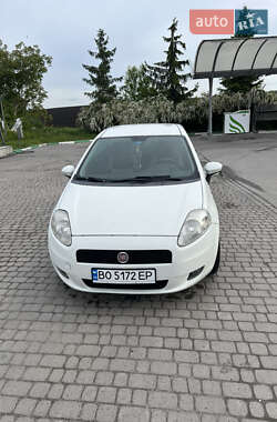 Хетчбек Fiat Punto 2010 в 
