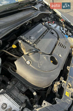 Хэтчбек Fiat Punto 2010 в 