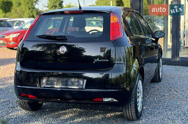 Хэтчбек Fiat Punto 2009 в 