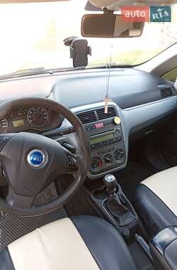 Хэтчбек Fiat Punto 2006 в 