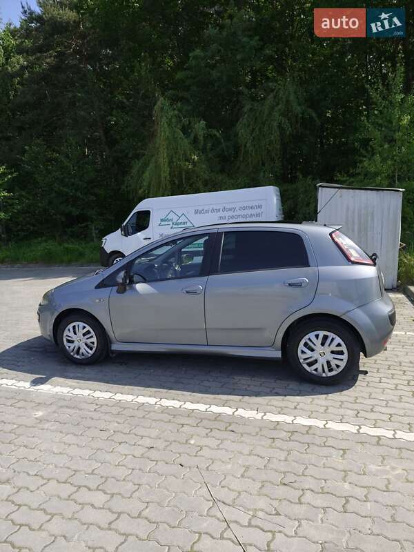 Хэтчбек Fiat Punto 2011 в Львове