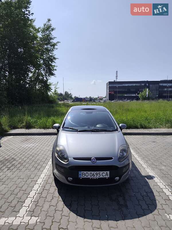 Хэтчбек Fiat Punto 2011 в Львове