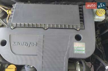 Хэтчбек Fiat Punto 2011 в 