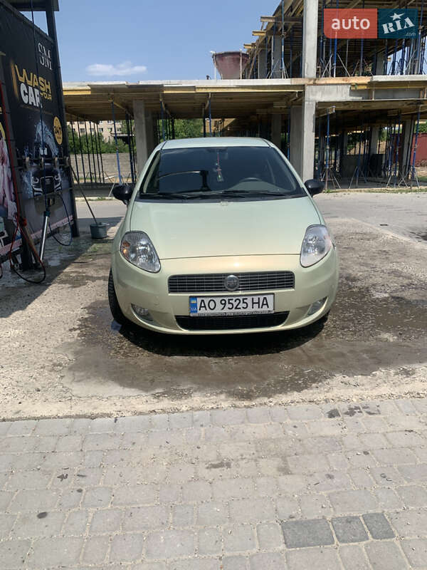 Хэтчбек Fiat Punto 2005 в Мукачево