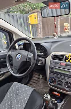 Хэтчбек Fiat Punto 2007 в 