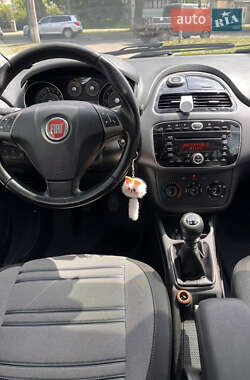 Хэтчбек Fiat Punto 2009 в 