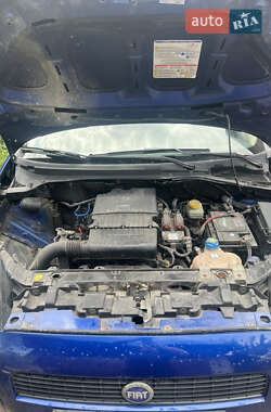 Хэтчбек Fiat Punto 2006 в 