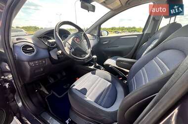 Хэтчбек Fiat Punto 2010 в 
