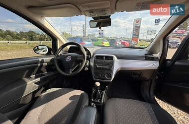 Хэтчбек Fiat Punto 2009 в 