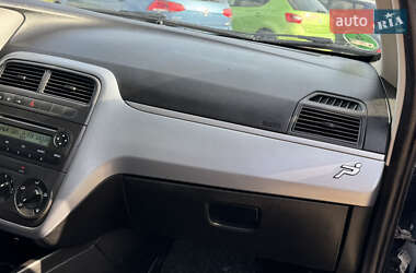 Хэтчбек Fiat Punto 2009 в 