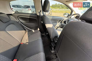 Хэтчбек Fiat Punto 2009 в 