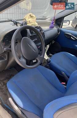 Хэтчбек Fiat Punto 2002 в 
