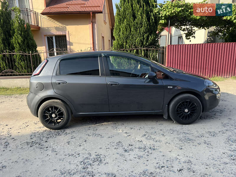 Хэтчбек Fiat Punto 2014 в Львове