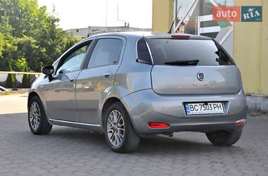 Хэтчбек Fiat Punto 2012 в 