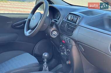 Хэтчбек Fiat Punto 2010 в 
