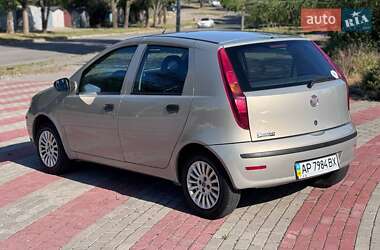 Хэтчбек Fiat Punto 2010 в 