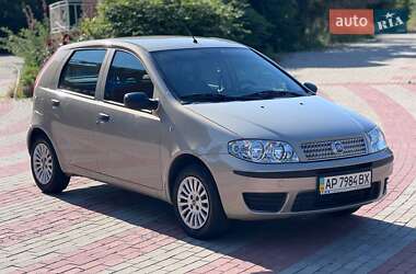 Хэтчбек Fiat Punto 2010 в 