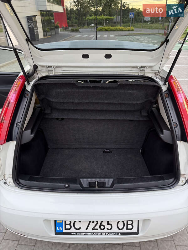 Хэтчбек Fiat Punto 2015 в Львове