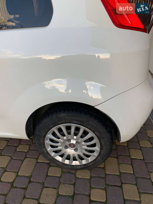 Хэтчбек Fiat Punto 2015 в Львове