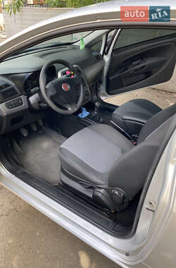 Хэтчбек Fiat Punto 2013 в 