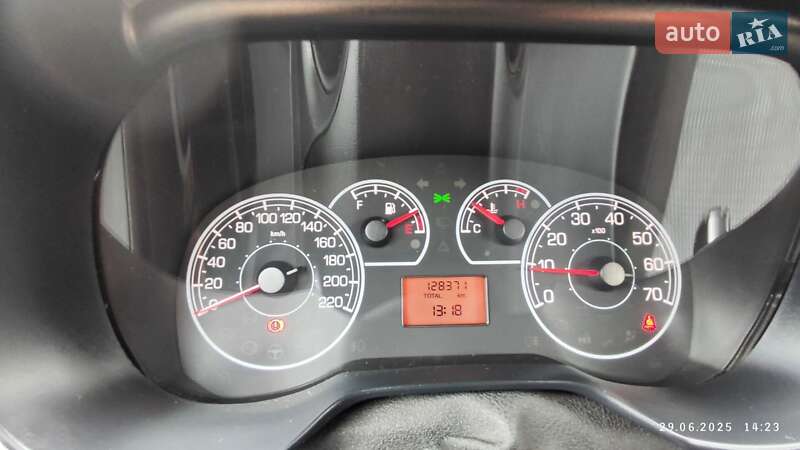 Хэтчбек Fiat Punto 2011 в Мукачево фото 10 Хэтчбек Fiat Punto 2011 в Мукачево